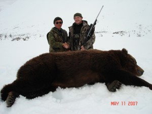 Sergei Shushunov brown bear hunt in Magadan